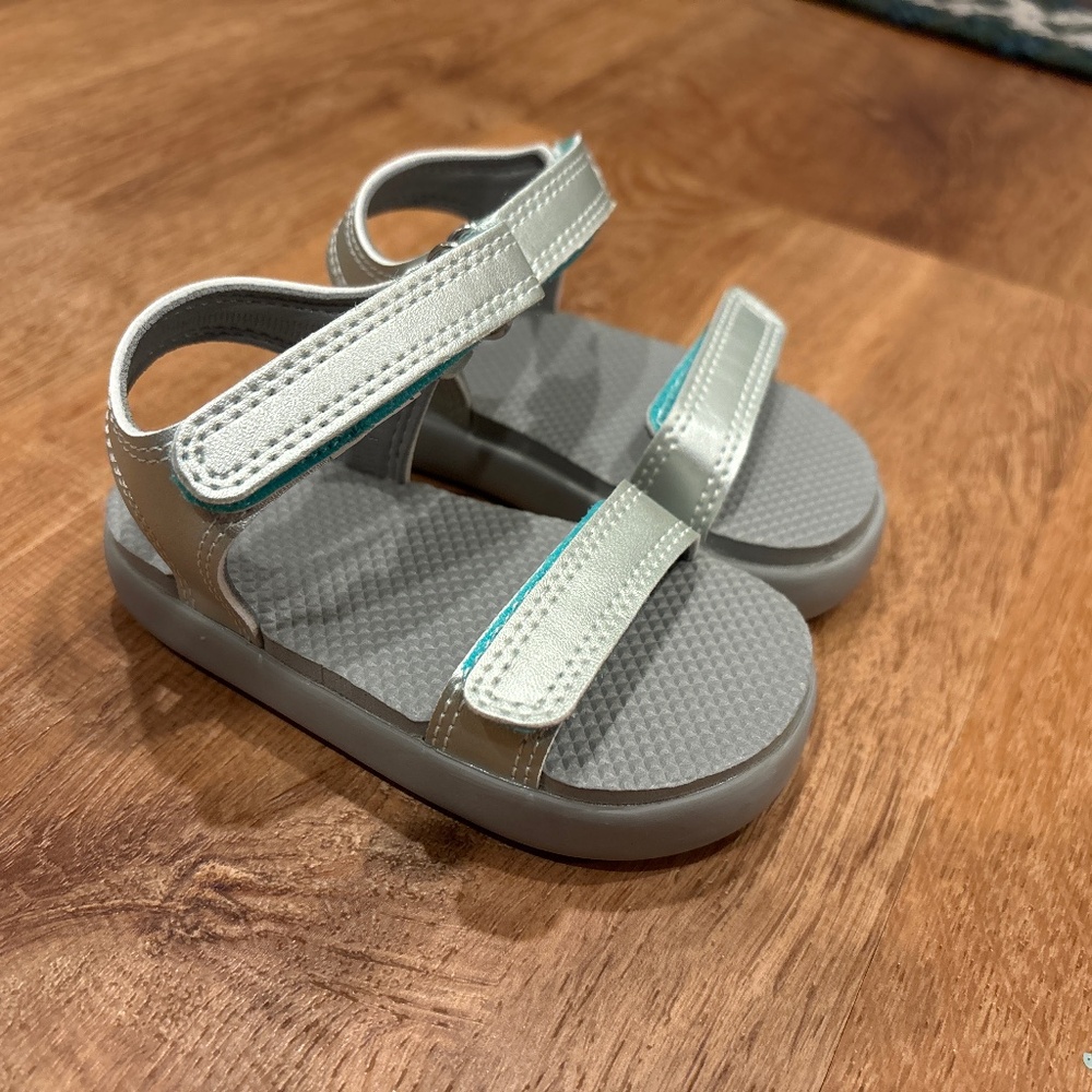 Ten Little Sandals, size 6